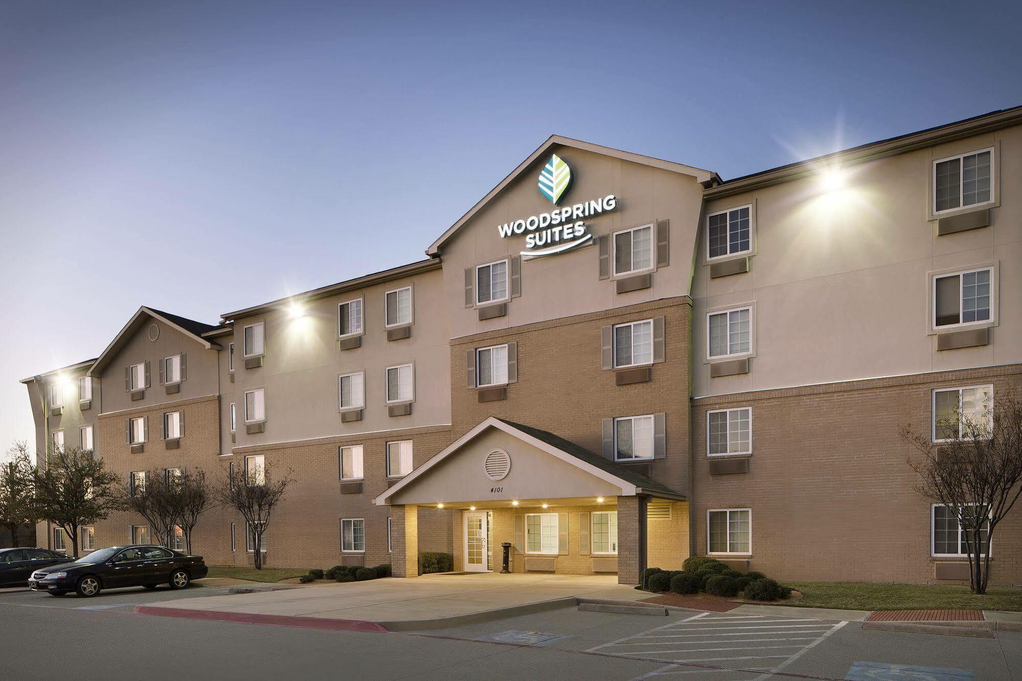 Woodspring Suites Fort Worth Forest Hill エクステリア 写真